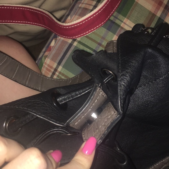 Bucket Style Bag - Picture 5 of 7